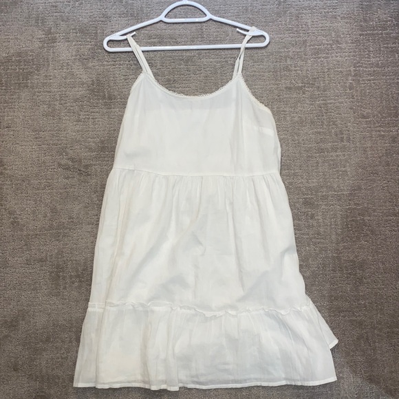 White summer dress. Worn once. Size medium. Perfect condition. - Picture 1 of 3